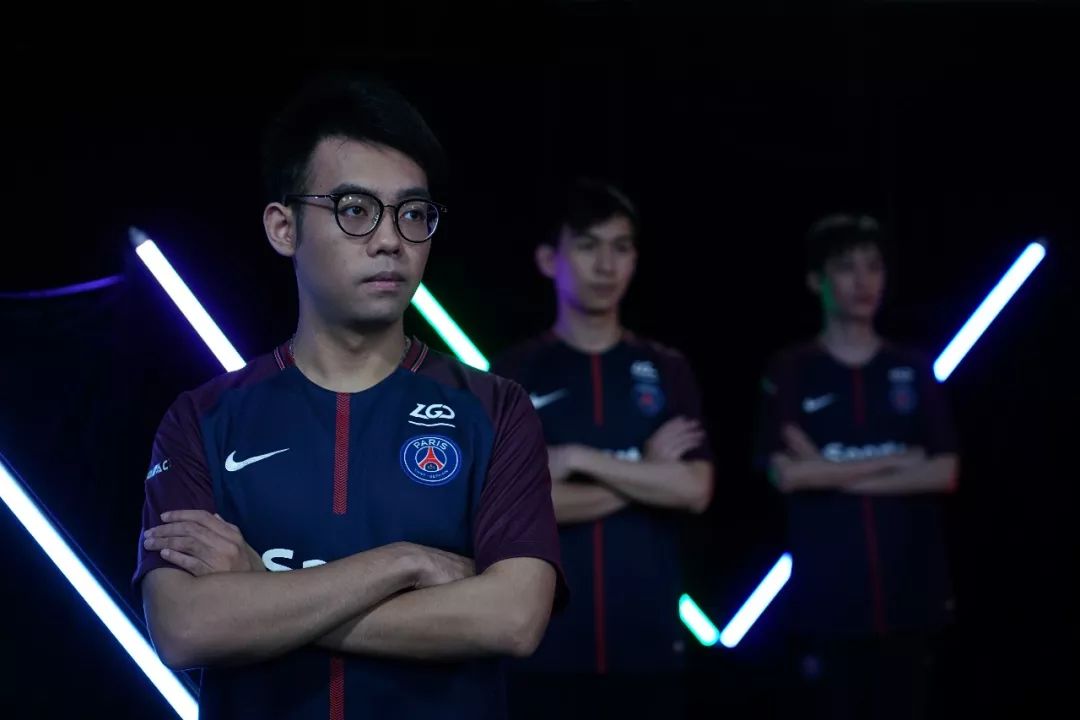 赛后群访AKi：今天队伍发挥的不是特别好吧，因为过程太坎坷了