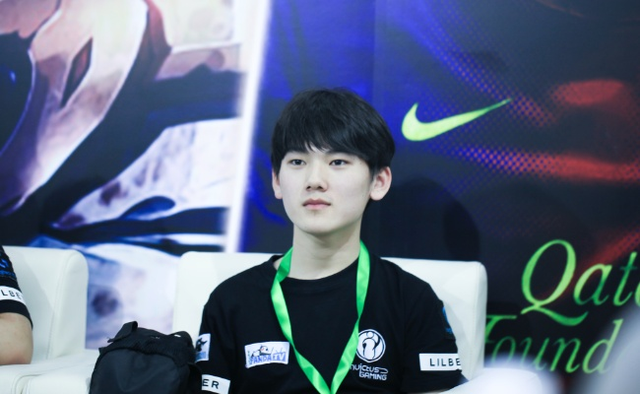 Bilibili Gaming official shared photos： knight went to participate in the City Hero Contest